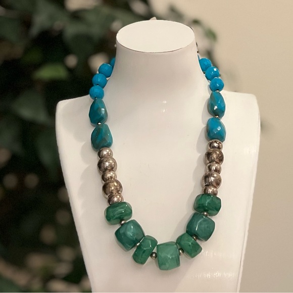 Jewelry - ✔️Aqua & Silver Chunky Beaded Necklace